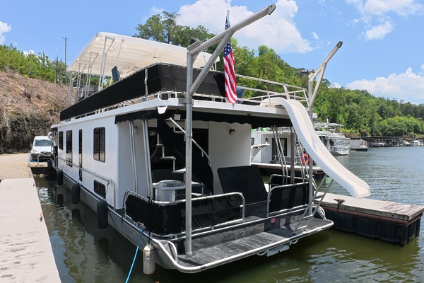 THE SUGAR SHACK 55ft Lakeview Yacht For Sale