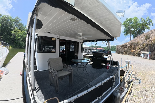 THE SUGAR SHACK 55ft Lakeview Yacht For Sale
