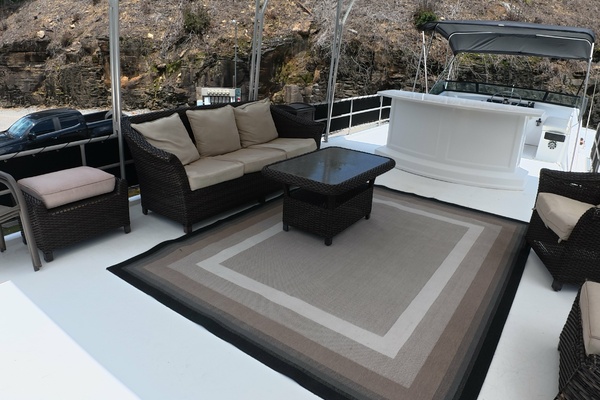 THE SUGAR SHACK 55ft Lakeview Yacht For Sale