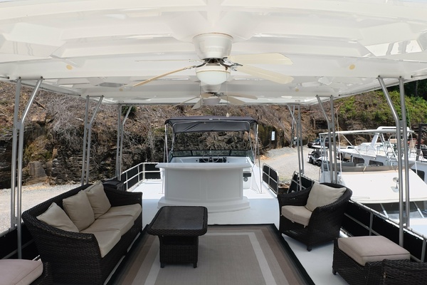 THE SUGAR SHACK 55ft Lakeview Yacht For Sale