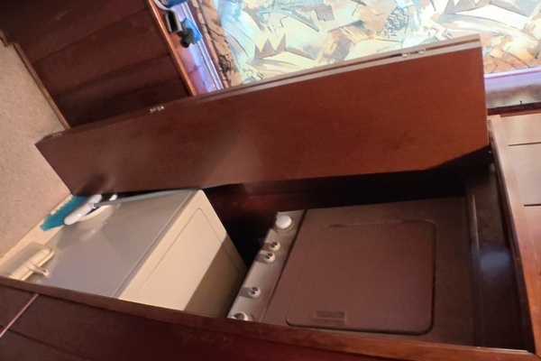 THE SUGAR SHACK 55ft Lakeview Yacht For Sale