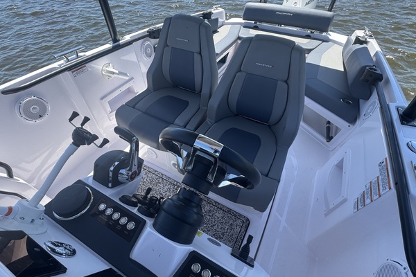 25ft Axopar Yacht For Sale