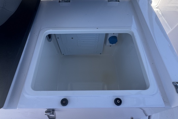 25ft Axopar Yacht For Sale