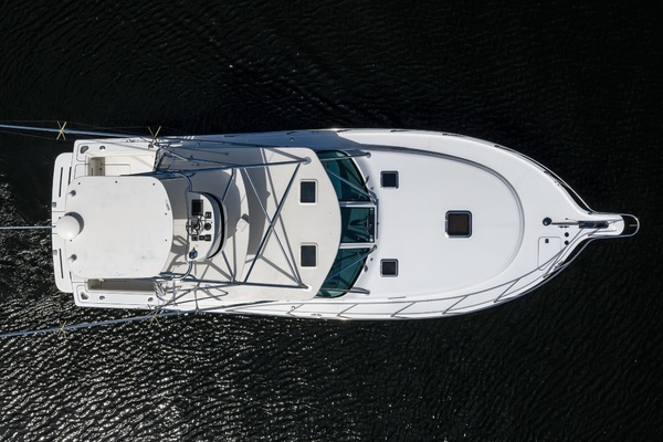 2004 Pursuit 38