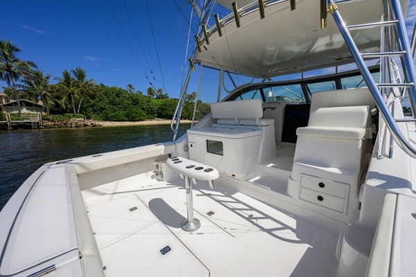 2004 Pursuit 38