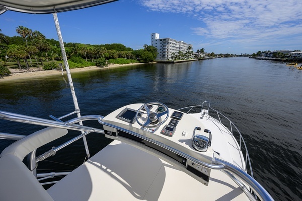 2004 Pursuit 38