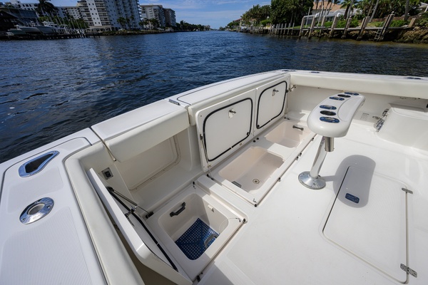 38ft Pursuit Yacht For Sale