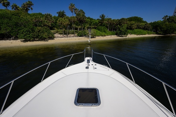 2004 Pursuit 38