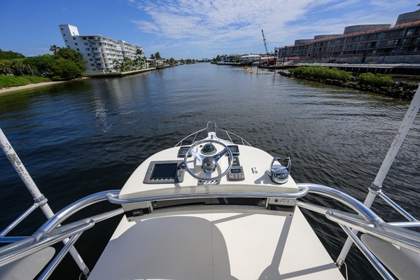 2004 Pursuit 38