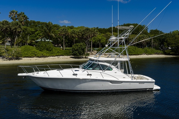 38ft Pursuit Yacht For Sale