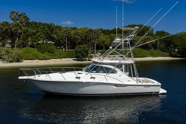 2004 Pursuit 38