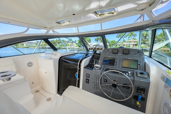 2004 Pursuit 38