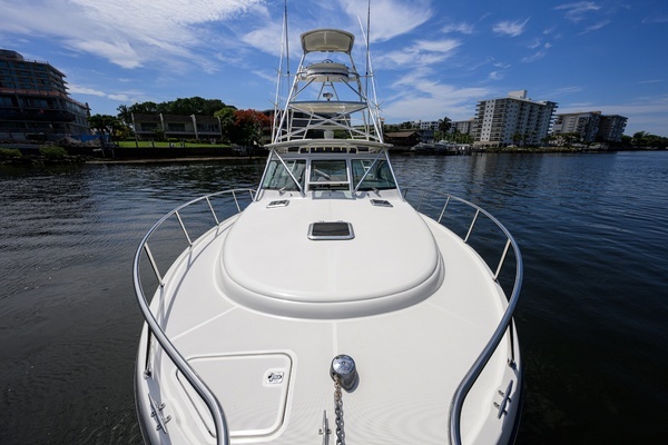 2004 Pursuit 38