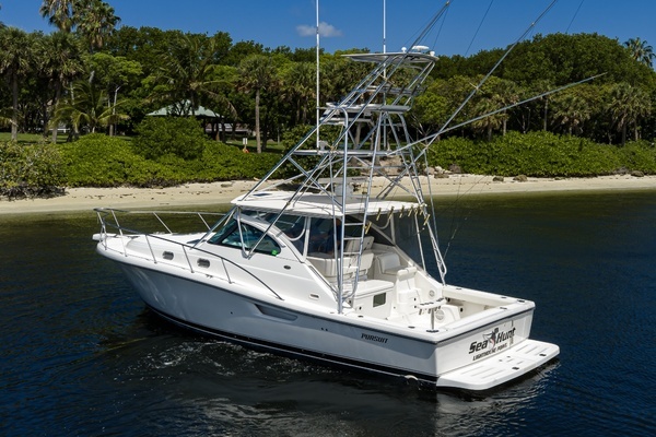 2004 Pursuit 38