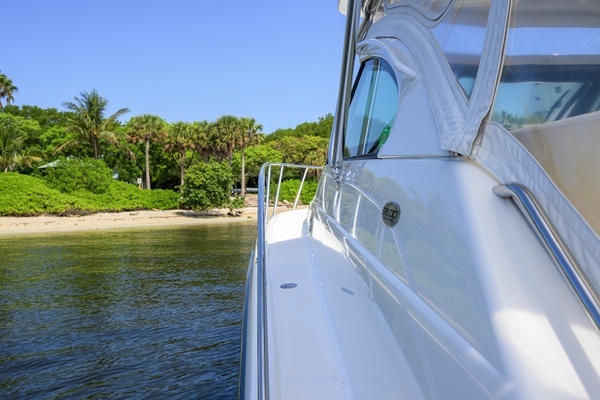2004 Pursuit 38