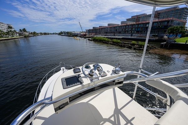 2004 Pursuit 38