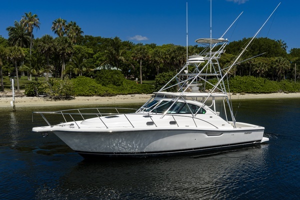 2004 Pursuit 38