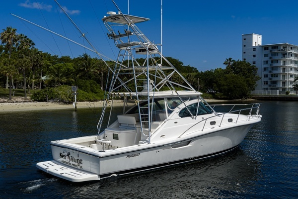 2004 Pursuit 38