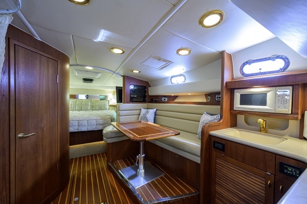 2004 Pursuit 38