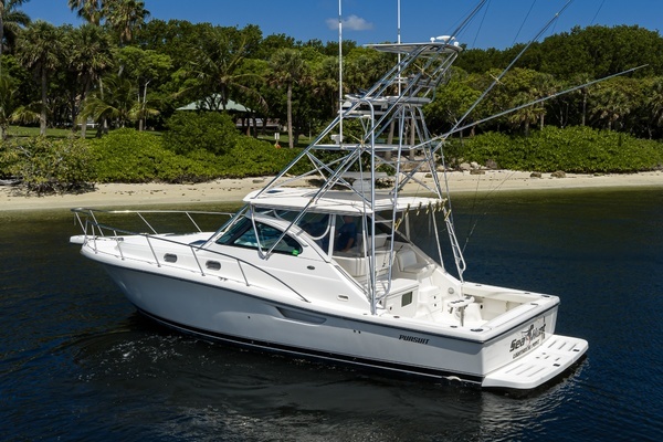 2004 Pursuit 38
