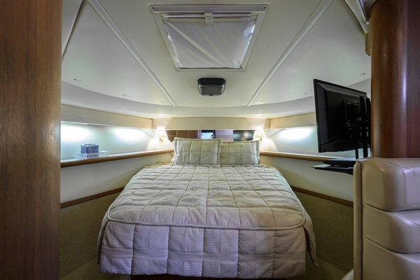 2004 Pursuit 38