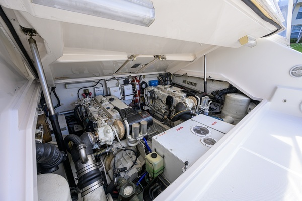 2004 Pursuit 38