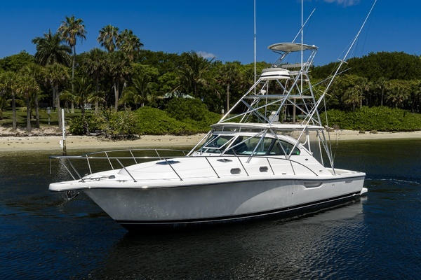 2004 Pursuit 38
