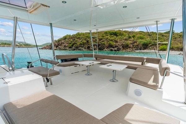 Bali 5.4 Yacht For Sale