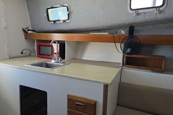 30ft Hunter Yacht For Sale
