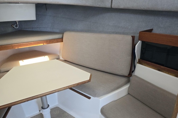 30ft Hunter Yacht For Sale