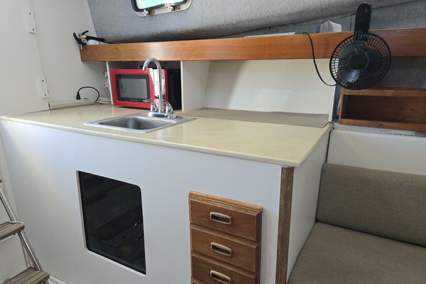 30ft Hunter Yacht For Sale