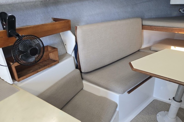 30ft Hunter Yacht For Sale