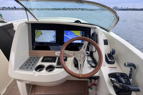 30ft Chris Craft Yacht For Sale