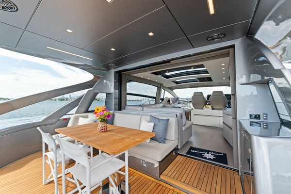 QUANTUM 70ft Pershing Yacht For Sale