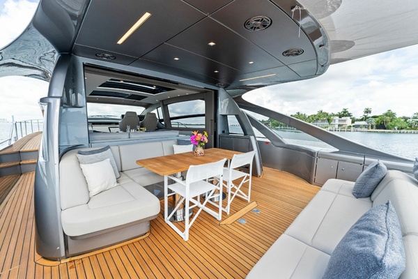 QUANTUM 70ft Pershing Yacht For Sale
