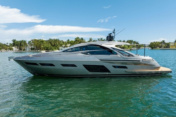 2022 Pershing 70