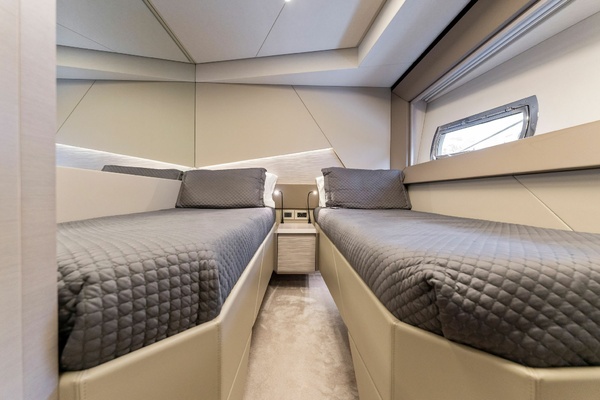 QUANTUM 70ft Pershing Yacht For Sale