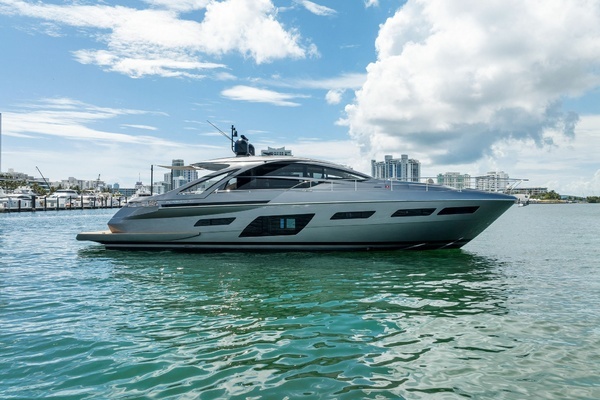 2022 Pershing 70