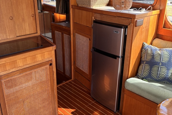 Far Niente 44ft Midnight Lace Yacht For Sale