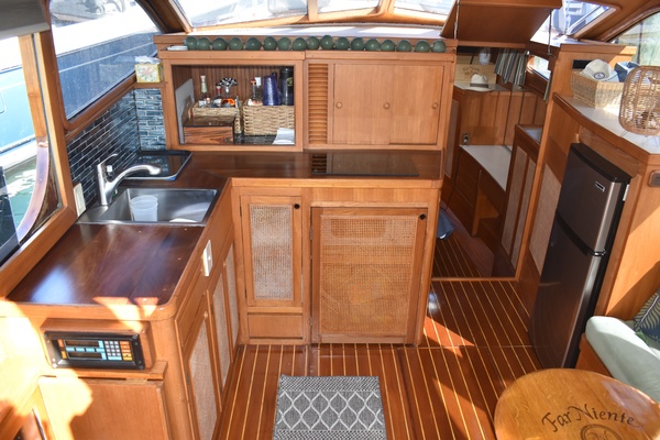 Far Niente 44ft Midnight Lace Yacht For Sale