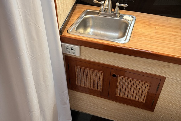 Far Niente 44ft Midnight Lace Yacht For Sale