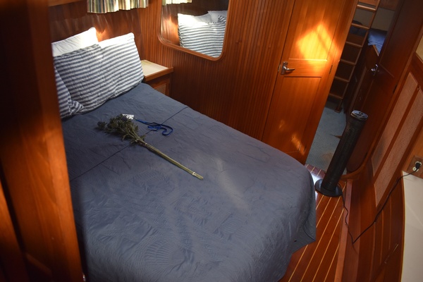 Far Niente 44ft Midnight Lace Yacht For Sale