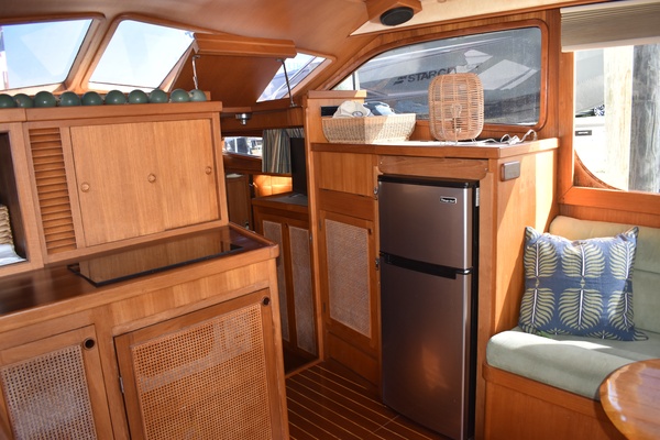 Far Niente 44ft Midnight Lace Yacht For Sale