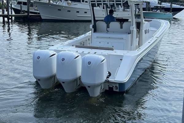 BLUE PEARL 37ft Edgewater Yacht For Sale