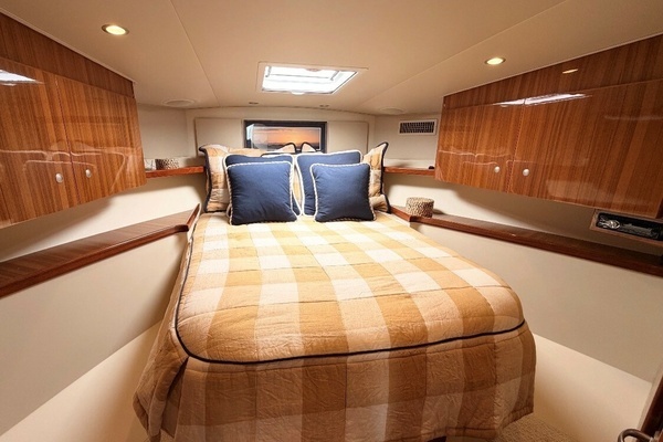 2015 Viking 42