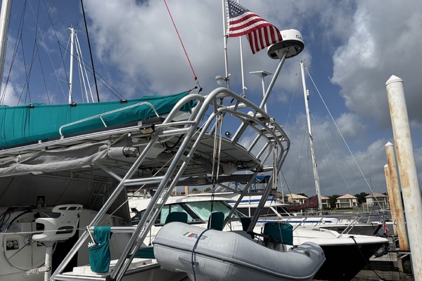 NAMID 42ft Manta Yacht For Sale