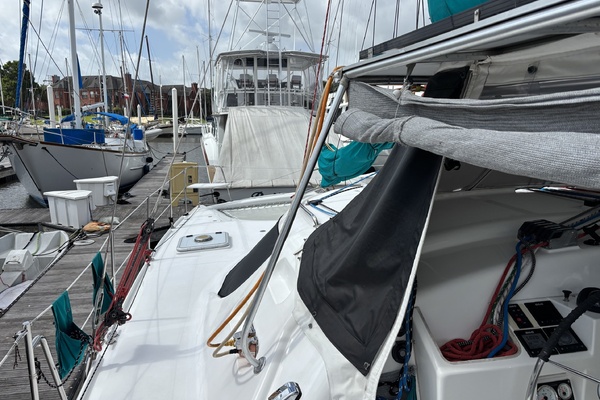 NAMID 42ft Manta Yacht For Sale