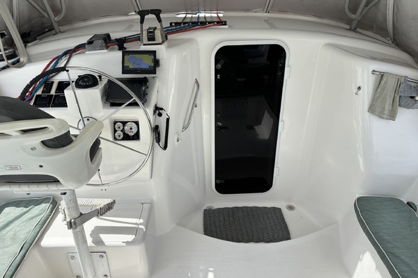 NAMID 42ft Manta Yacht For Sale