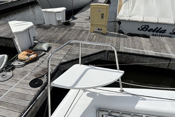NAMID 42ft Manta Yacht For Sale