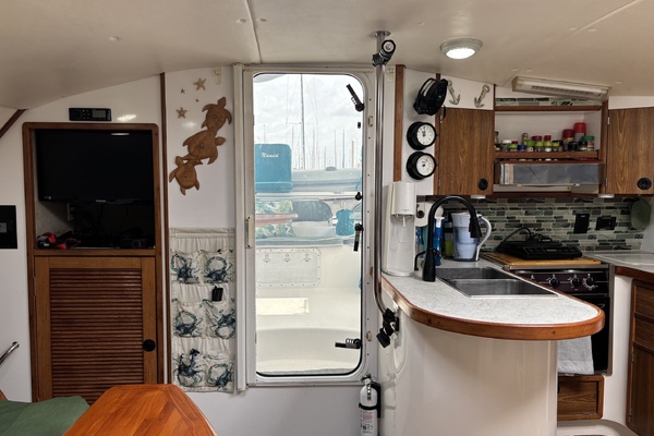 NAMID 42ft Manta Yacht For Sale